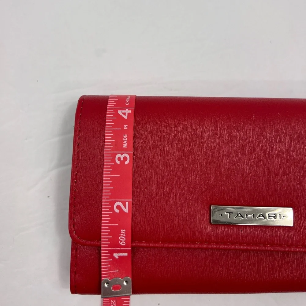 ⭐️TAHARI💯 WOMENS RED, WALLET, VEGAN LEATHER, RFID PROTECTED LINING - Picture 15 of 16